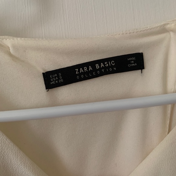 Zara Basic Collection Ivory romper, keyhole loop, waist tie, size small - Picture 4 of 4